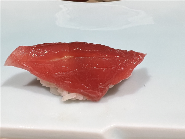 extra akami tuna sushi